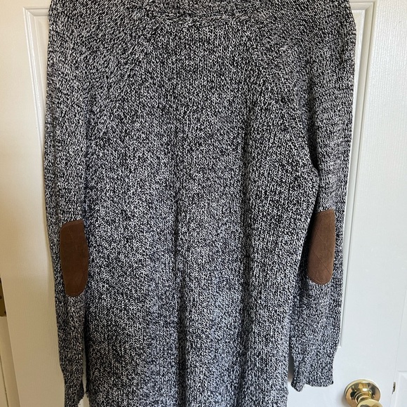 RD Style XL Tunic Sweater with Elbow Patches - Picture 4 of 4
